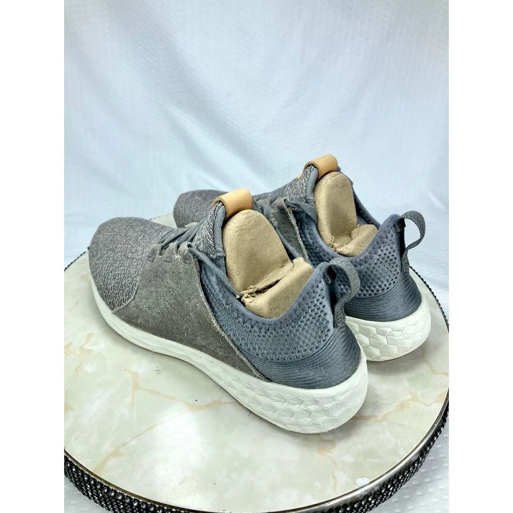 New Balance Fresh Foam Cruz MCRUZOS Running Shoes Mens 9 Gray Knit Suede Sneaker